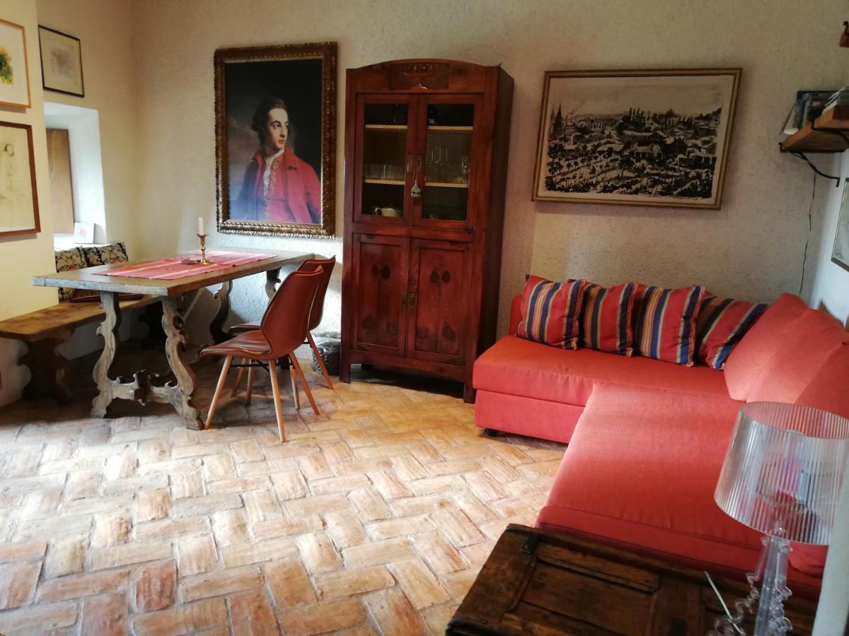 Castrum Di Serravalle Bed & Breakfast