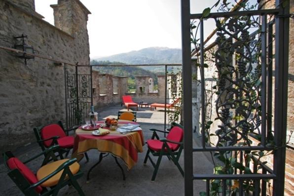 Castrum Di Serravalle Alojamento de Acomodação e Pequeno-almoço 3*