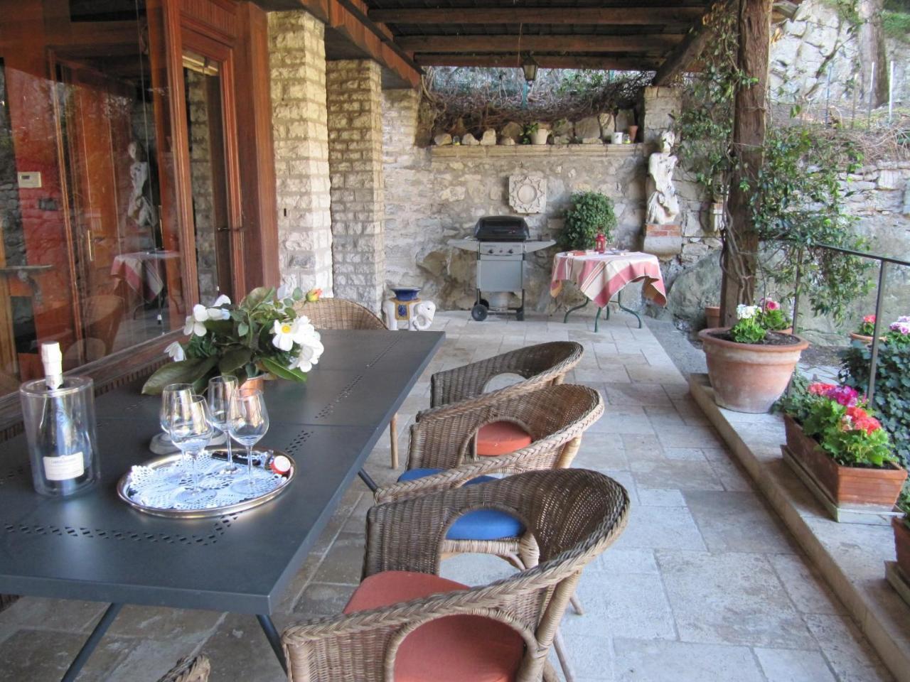 Castrum Di Serravalle Bed & Breakfast